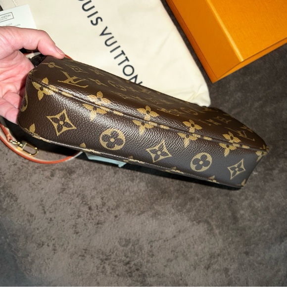 LOUIS VUITTON MONOGRAM POCHETTE ACCESSOIRES BAG POUCH CLUTCH - Picture 10 of 15